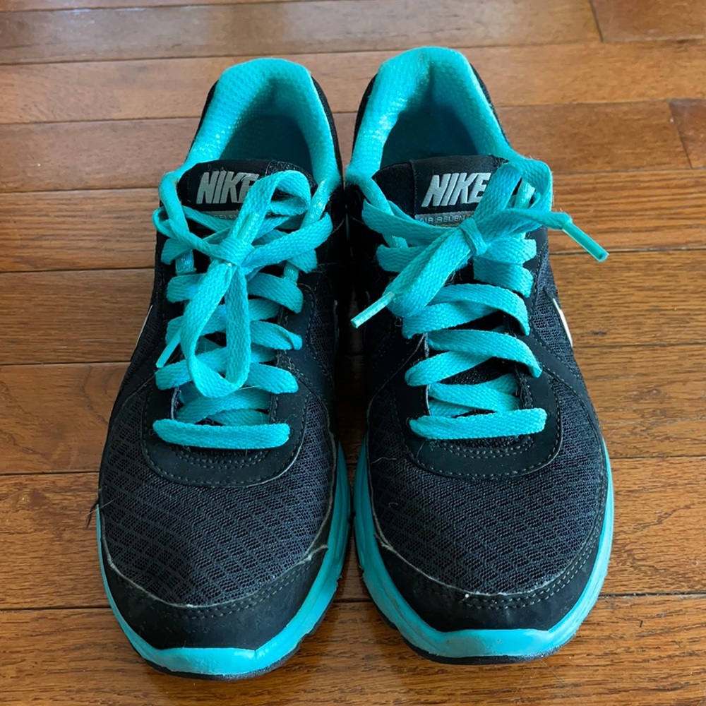 NIKE women’s sneakers